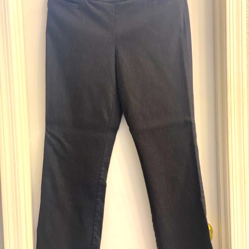 Apt 9 Dress Pants. EUC. Size 8P. Black​
